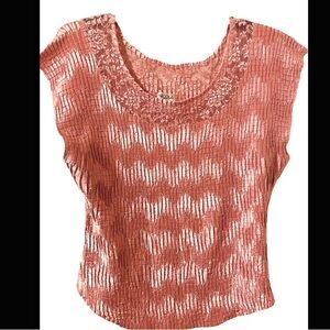 Nicola Women’s Plus Size 2x Pink Lace and Crinkle Sleeveless Blouse.